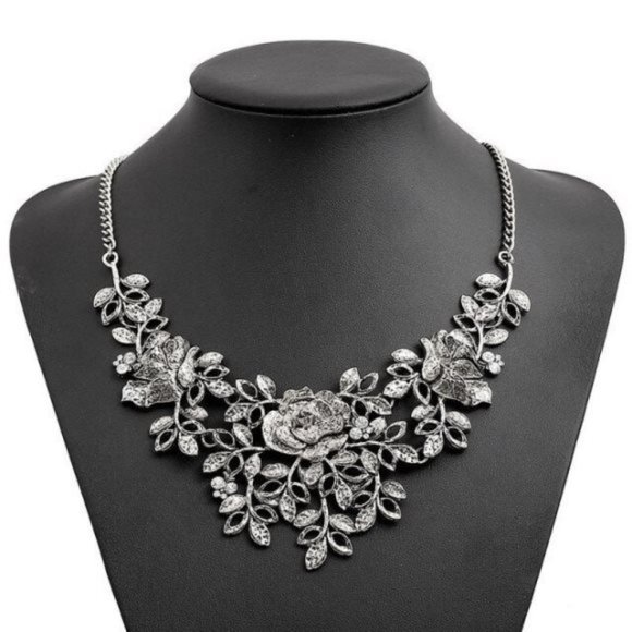 Silverblom Necklace - Picture 1 of 4